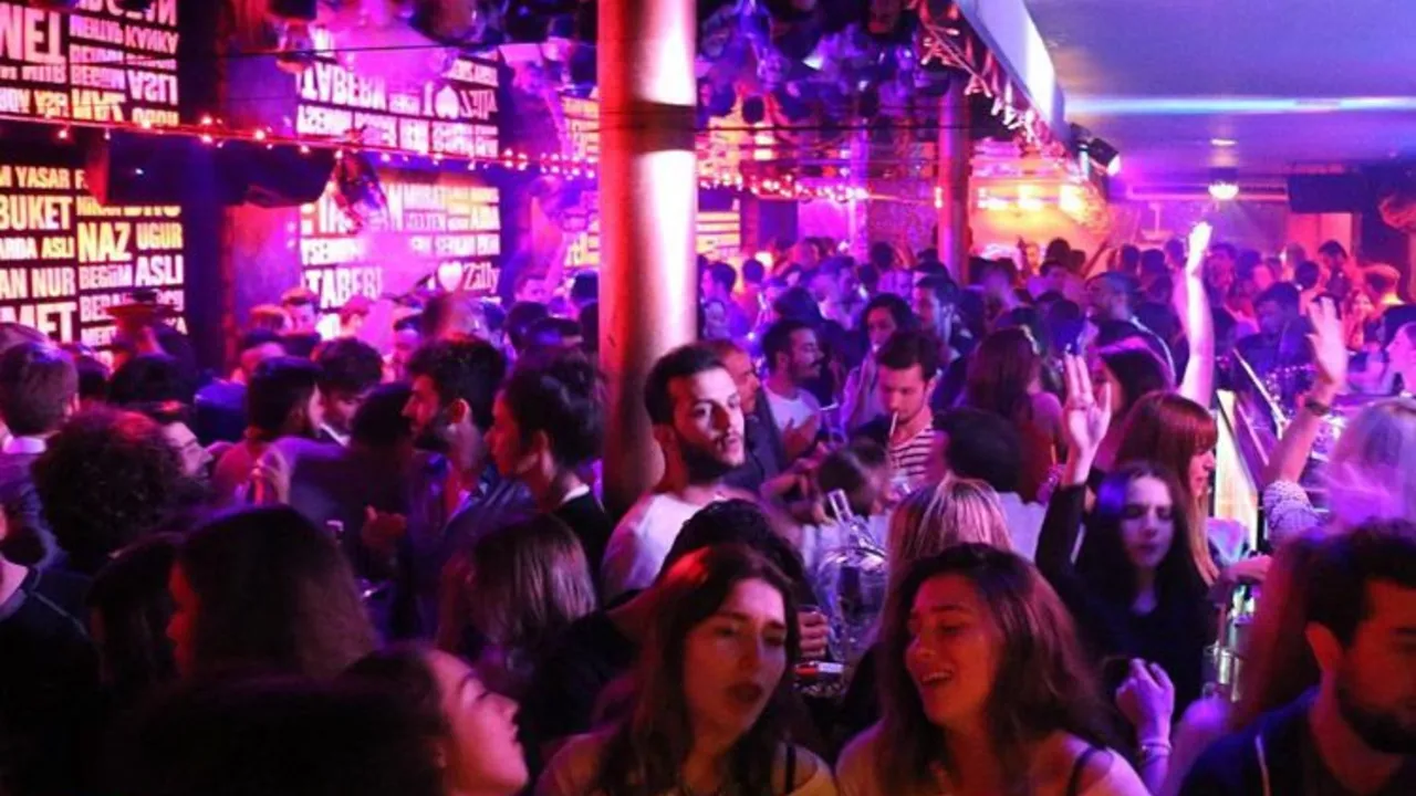 Istanbul's Nightlife: A Melting Pot of Cultures and Experiences